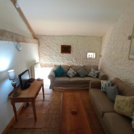 Ecurie Le Buguet Apartman Saint-Antoine-Cumond Kültér fotó