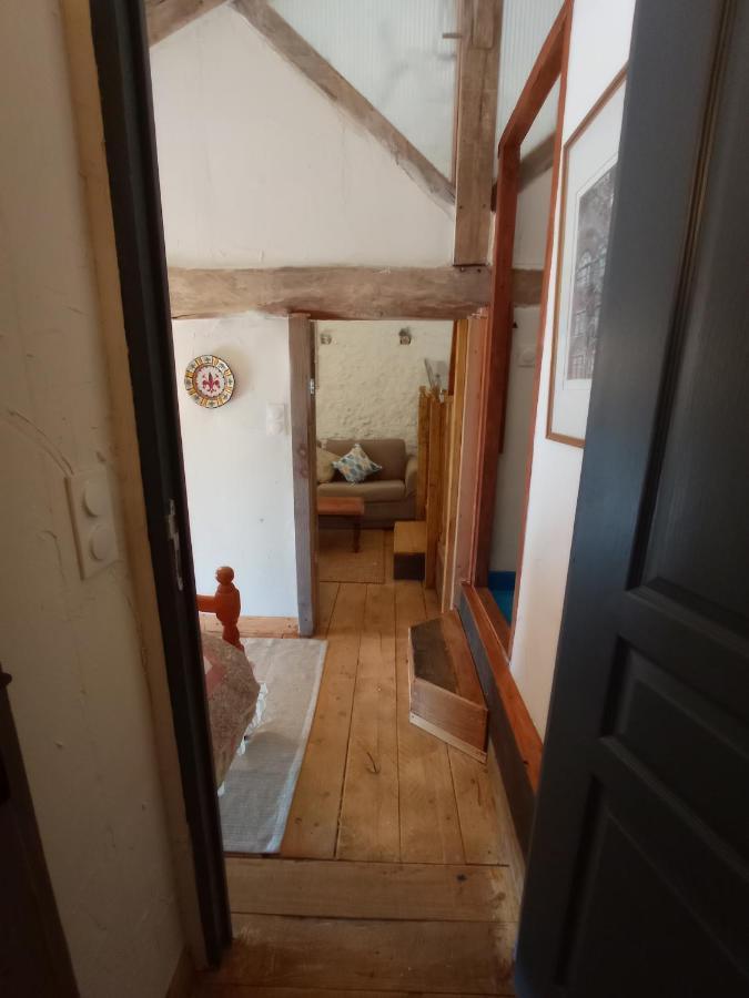 Ecurie Le Buguet Apartman Saint-Antoine-Cumond Kültér fotó