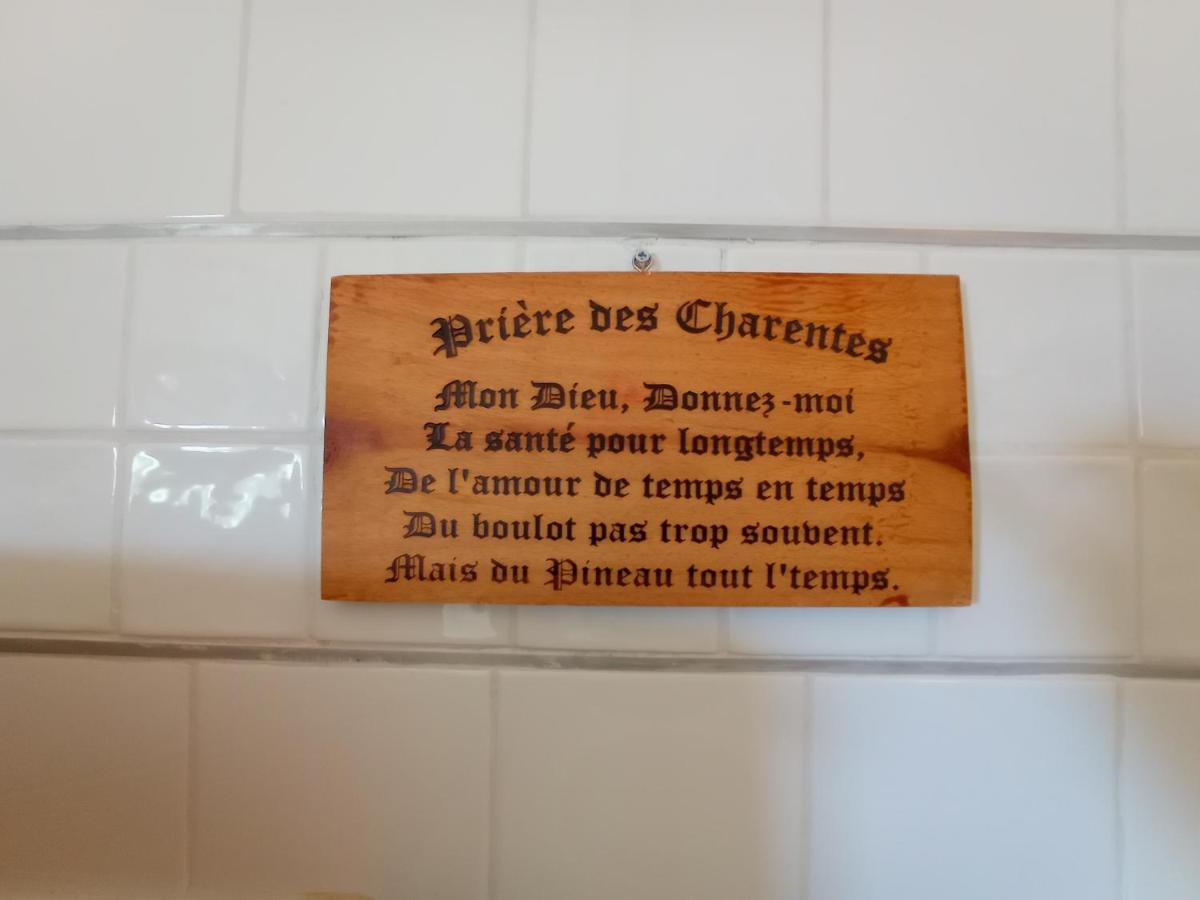 Ecurie Le Buguet Apartman Saint-Antoine-Cumond Kültér fotó